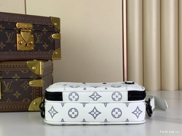 First bag ru LOUIS Alpha-11.0*18.5*6.5CM VUITTON Nano 0709